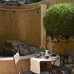 Ethnic Chic 3*