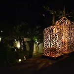Ethnic Chic 3* بيشيلي