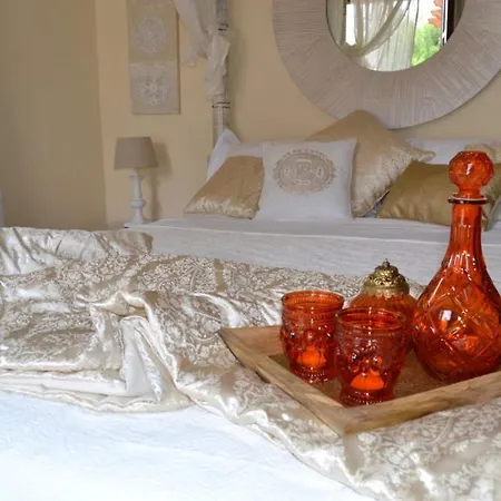 Ethnic Chic 3*