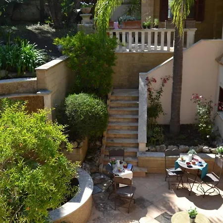 Ethnic Chic Resort 3*